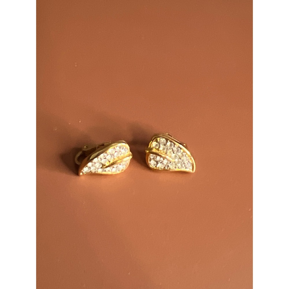 Vintage Trifari Gold Tone Rhinestone Pavé Leaf Clip-On Earrings